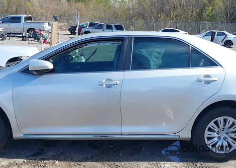 2012 Toyota Camry Le z USA, uszkodzony, nr VIN 4T1BF1FK1CU123983